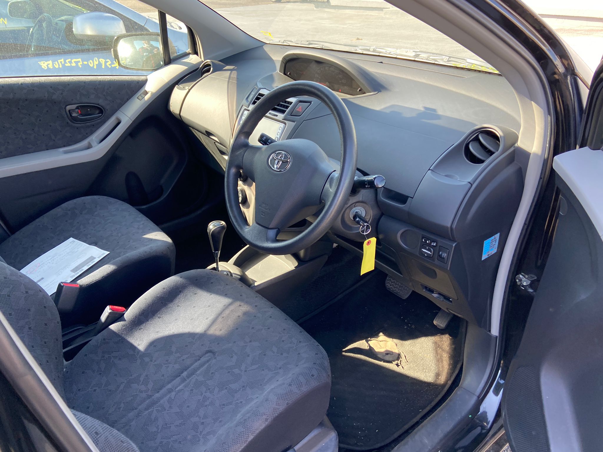 2010 Toyota Vitz 